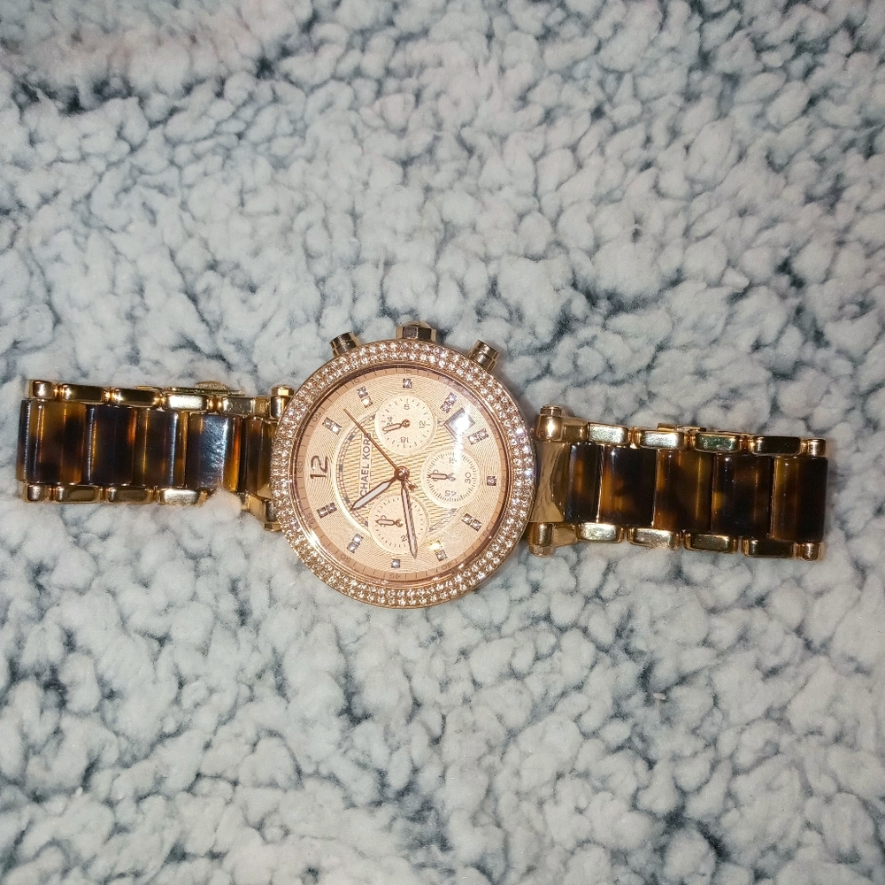 Rose gold & tortoise mk watch